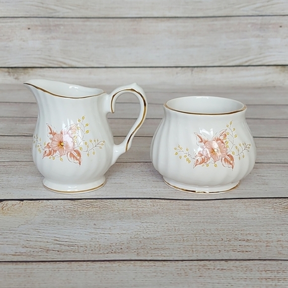 Vintage Sadler Creamer and‎ Open Sugar. - Picture 2 of 4